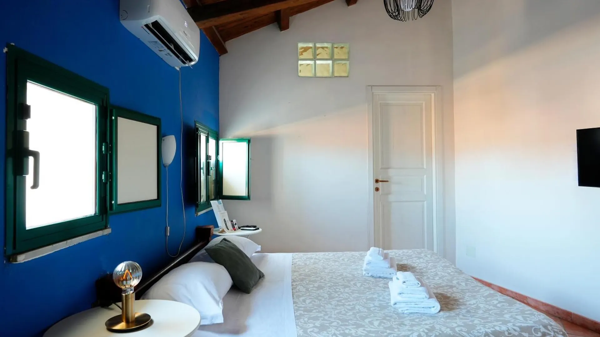 Palazzo Curro Hotel Catania 0*,  Italy